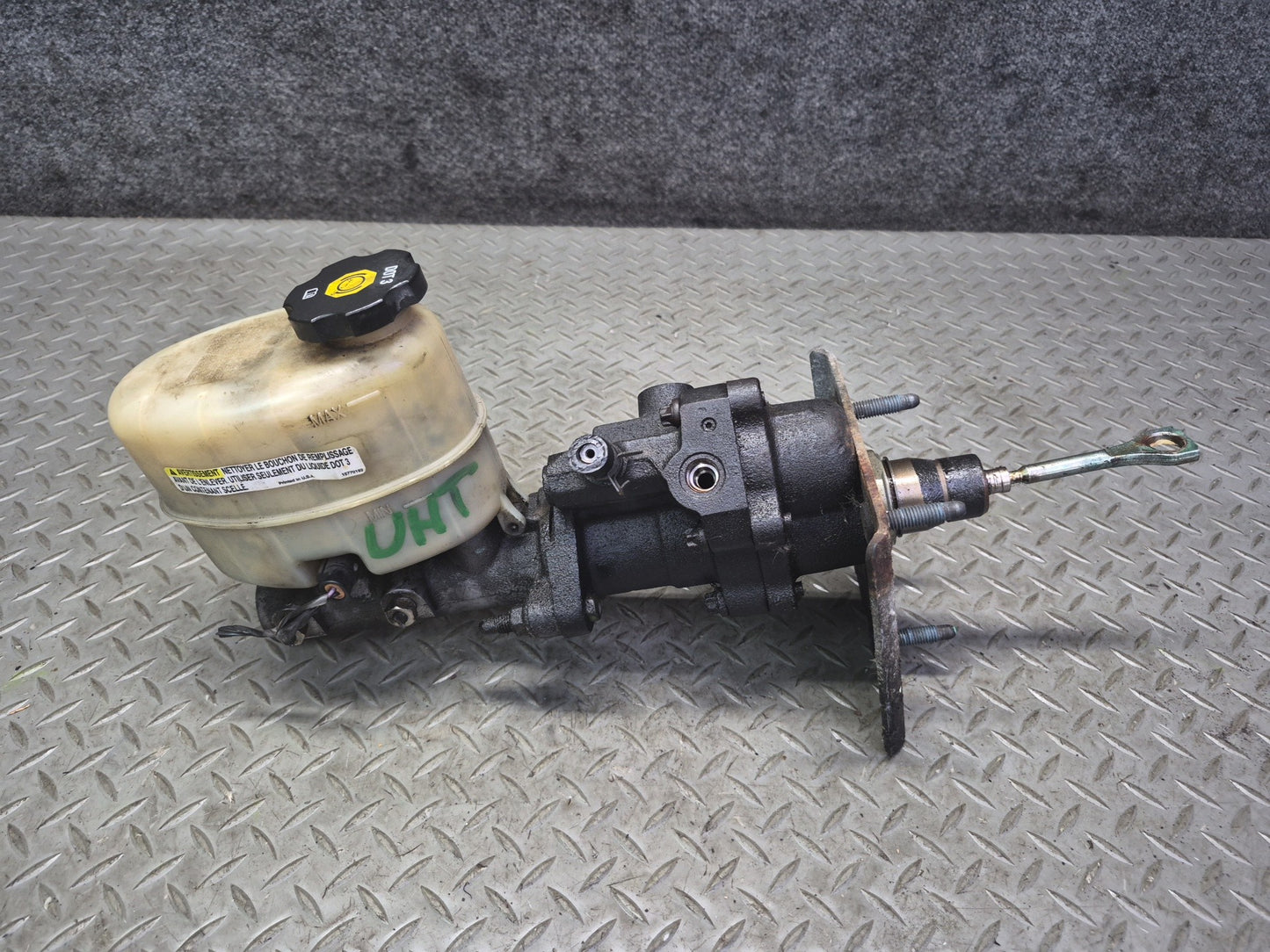 2003-2007 Hummer H2 Brake Master Cylinder Booster Fluid Reservoir