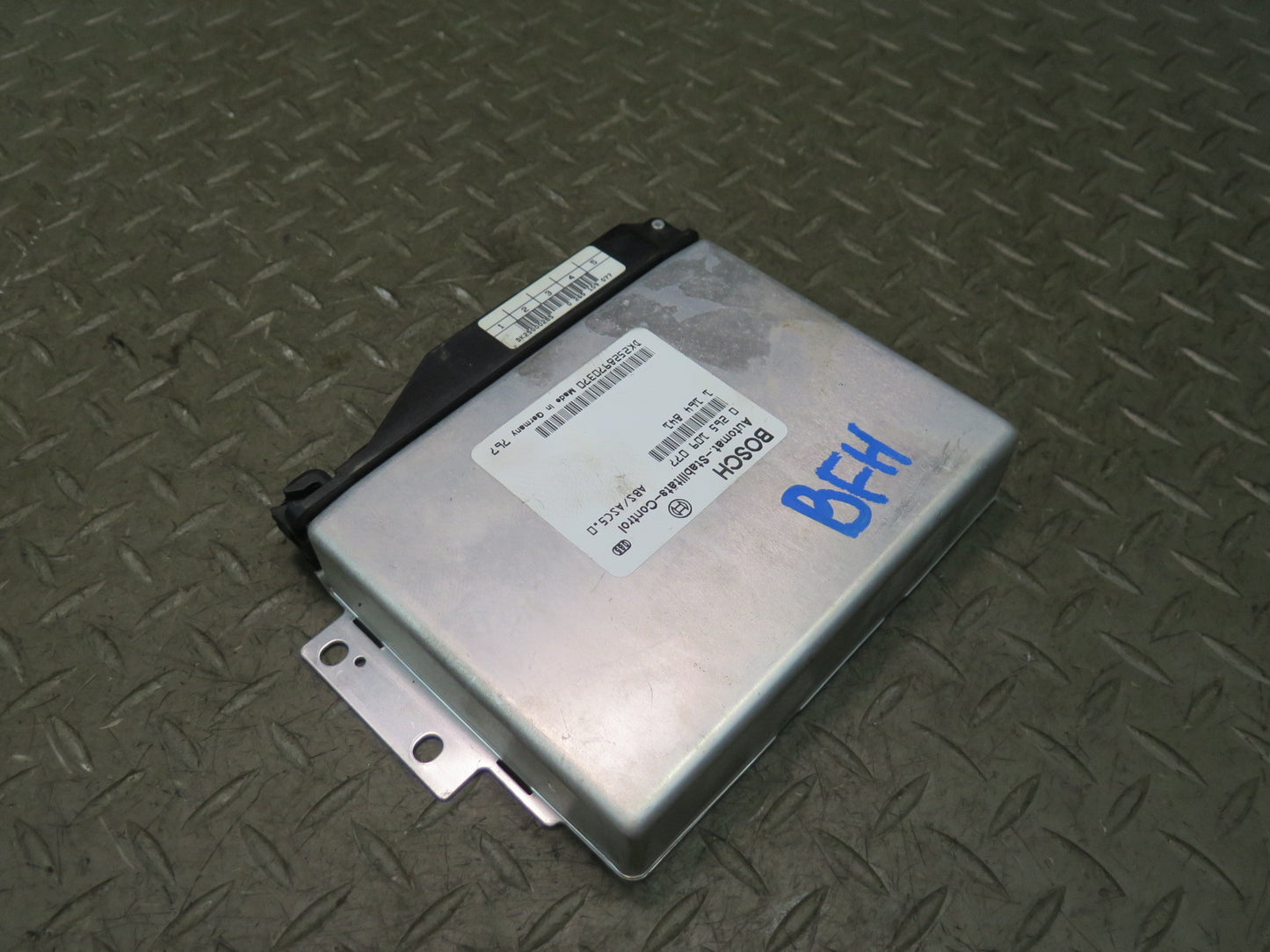 97-98 BMW E39 540i ABS ASC Stability Control Module Unit 1164841 OEM