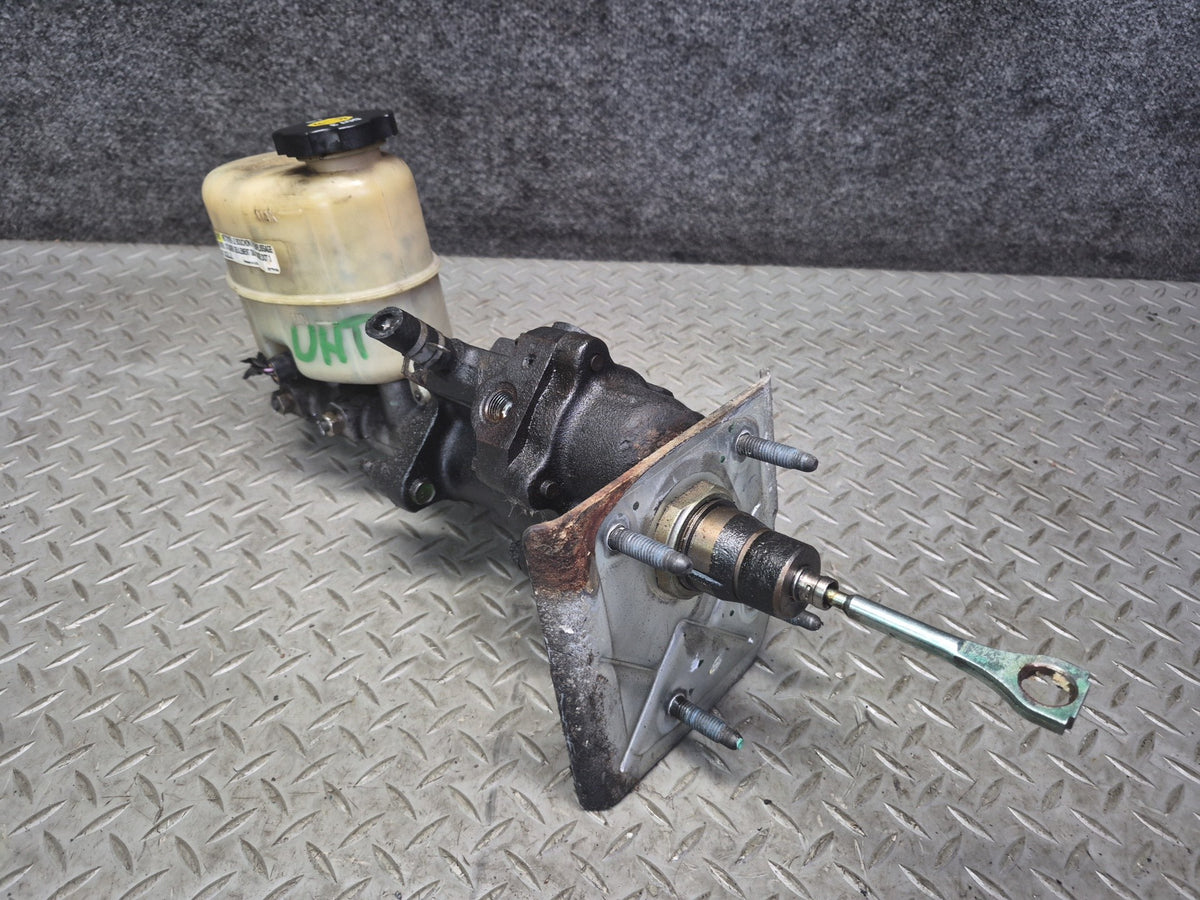 2003-2007 Hummer H2 Brake Master Cylinder Booster Fluid Reservoir