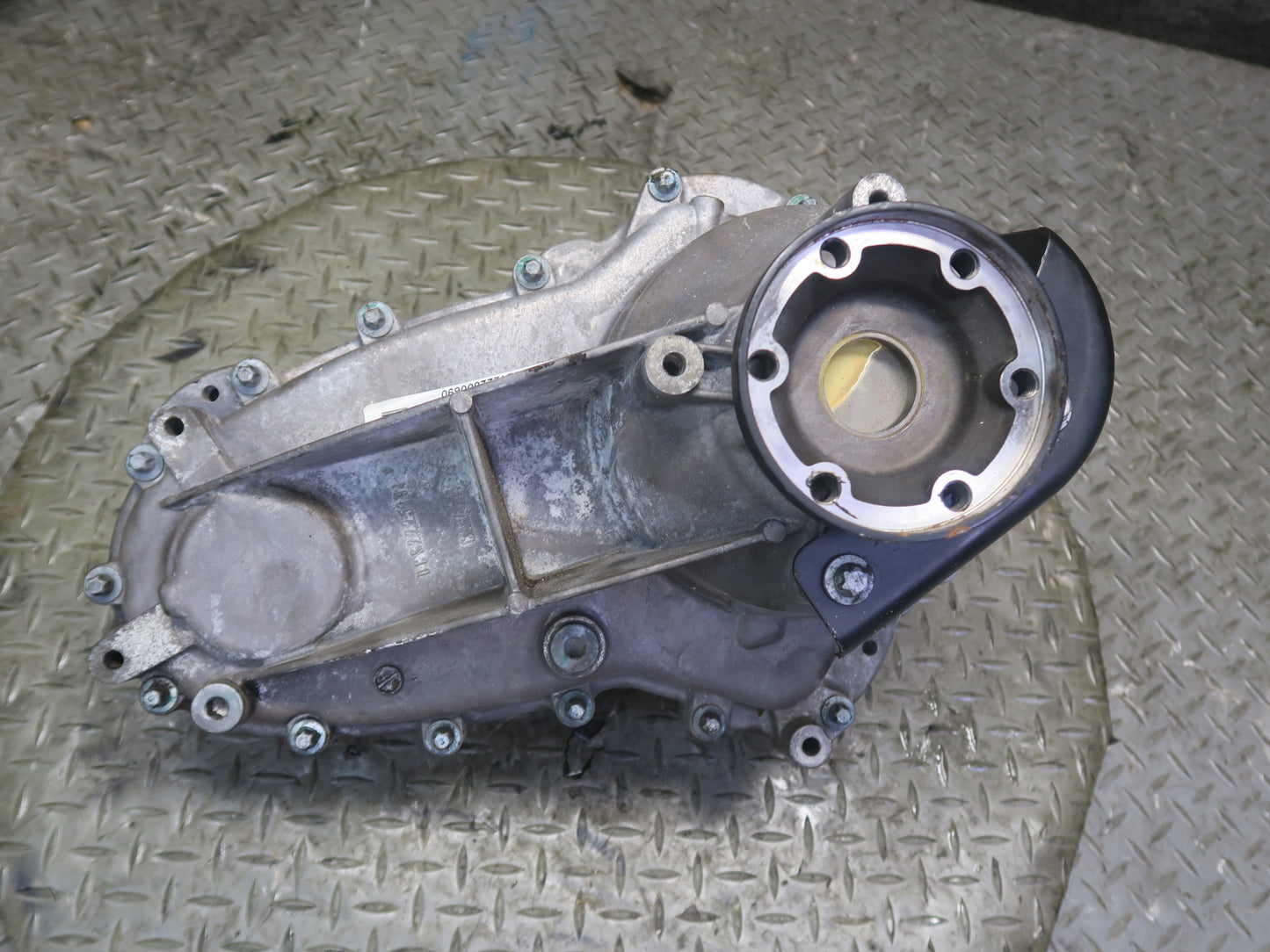 2012-2015 Mercedes W166 ML63 AMG Transfer Case 2512802200