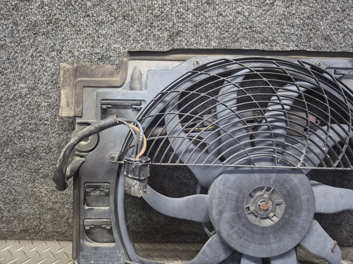 97-98 BMW E39 540i A/C Condenser Auxiliary Pusher Cooling Fan 8370993 OEM