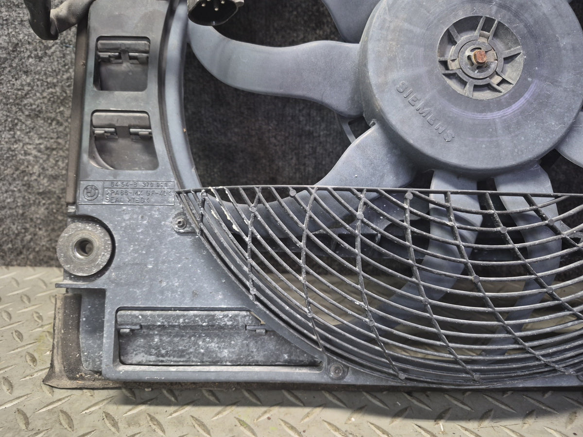 97-98 BMW E39 540i A/C Condenser Auxiliary Pusher Cooling Fan 8370993 OEM