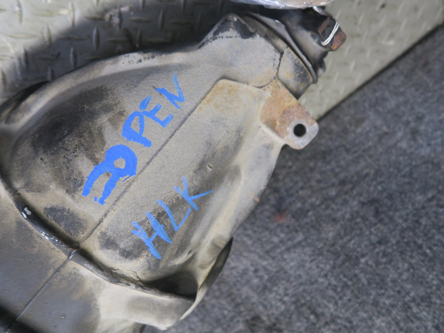 05-11 Mercedes R171 SLK350 RWD Rear Axle Differential Carrier 3.27 Ratio OEM