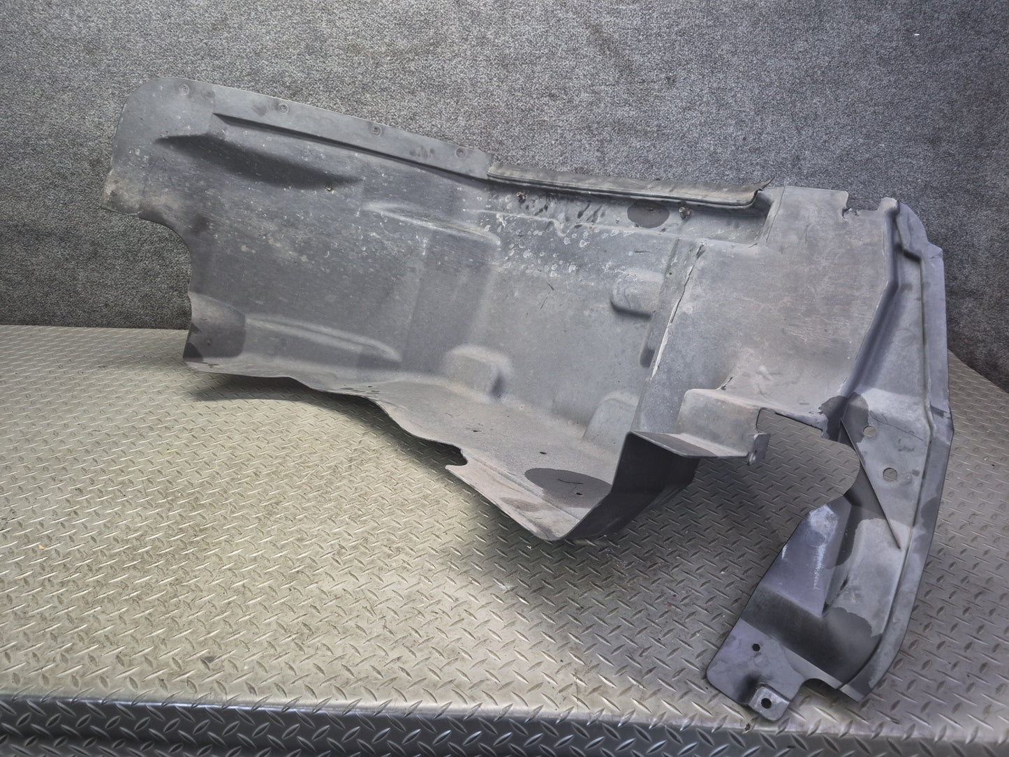 2003-2009 Hummer H2 Front Right Wheel Fender Liner Splash Guard Shield 15193457