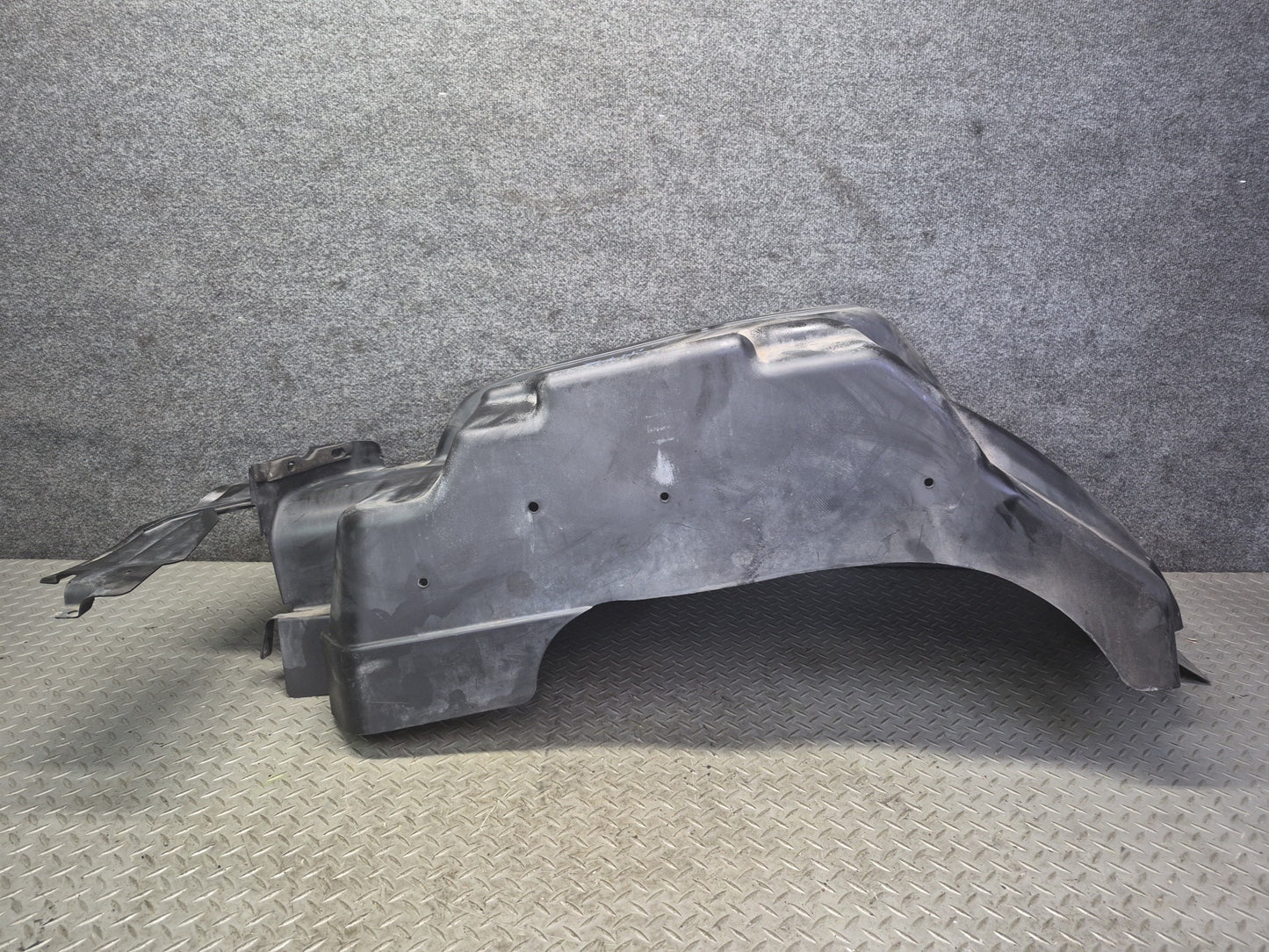2003-2009 Hummer H2 Front Right Wheel Fender Liner Splash Guard Shield 15193457