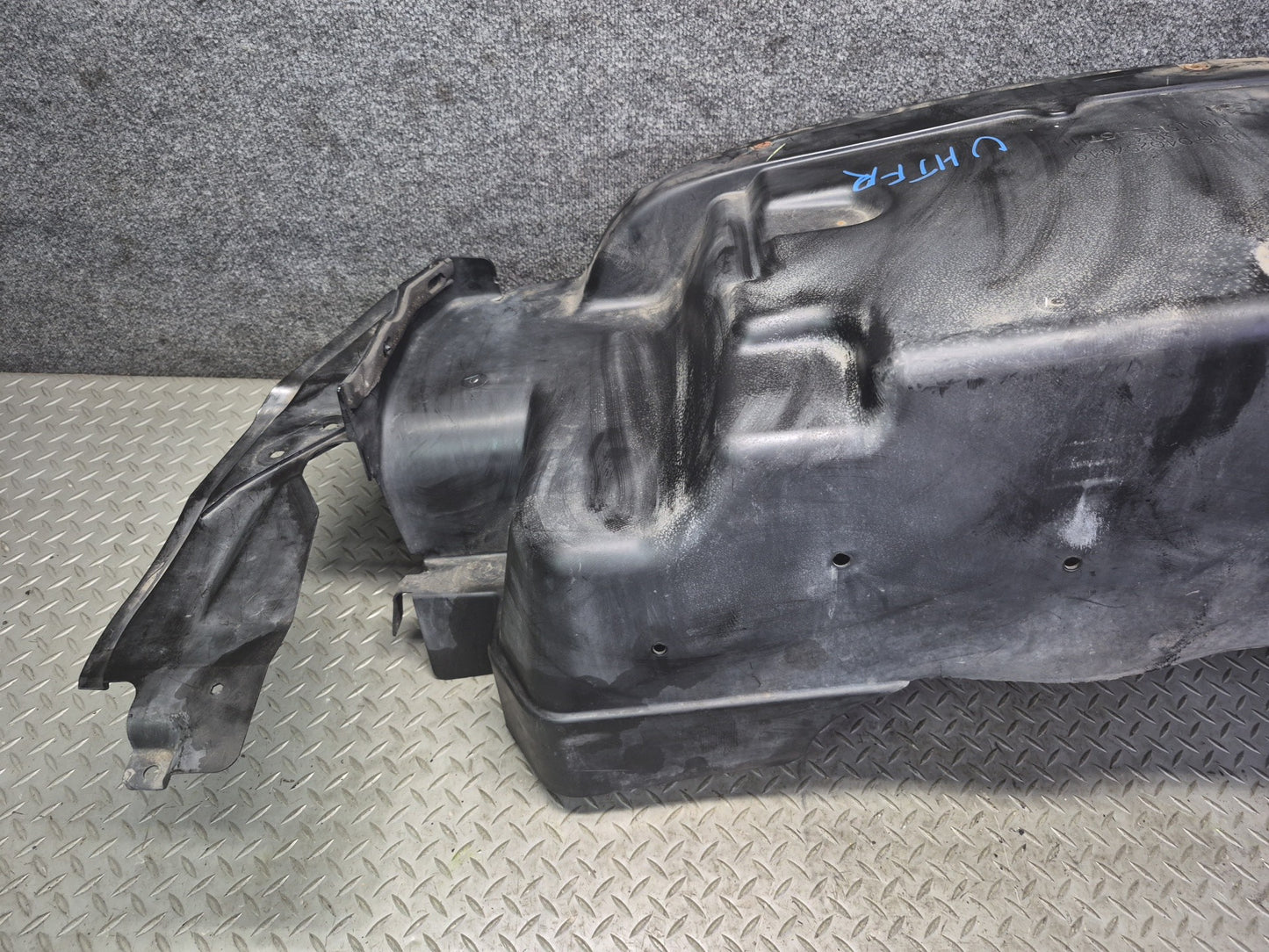 2003-2009 Hummer H2 Front Right Wheel Fender Liner Splash Guard Shield 15193457