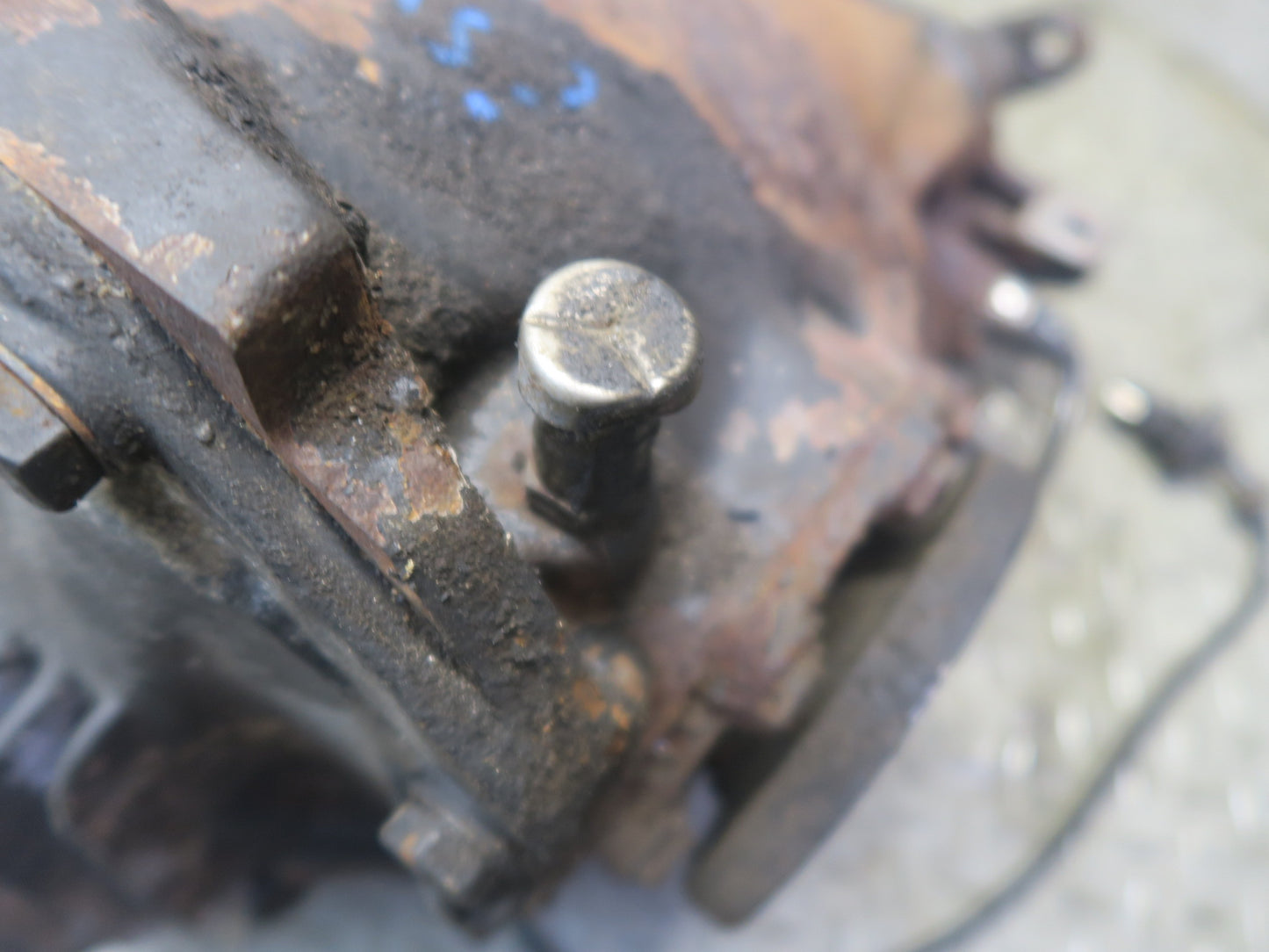 86-91 Mercedes W126 560SEC 560SEL Rear Differential Carrier LSD 2.47 Ratio OEM