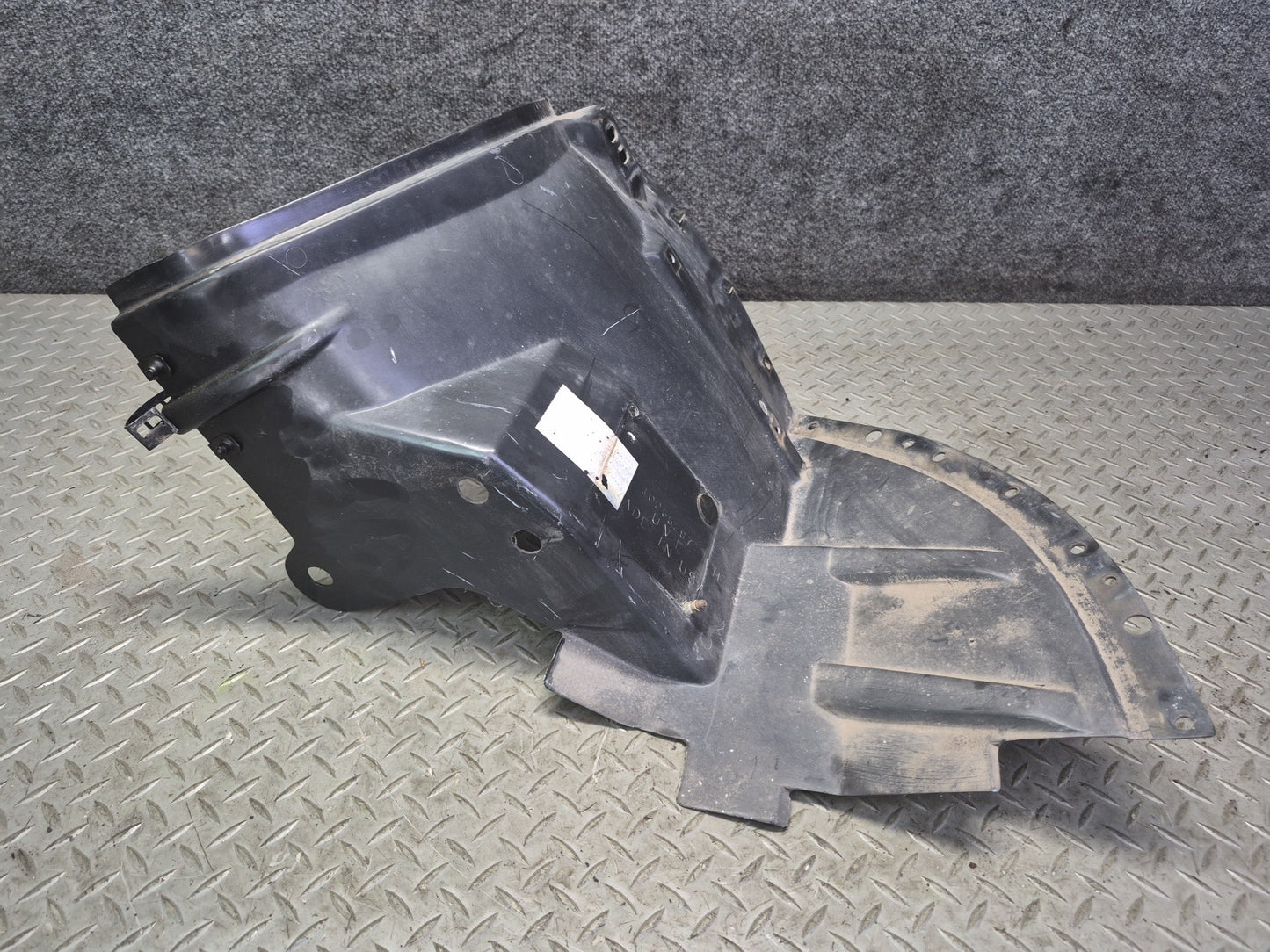 91-96 Chevrolet Corvette C4 Front Left Fender Liner Splash Shield Guard OEM