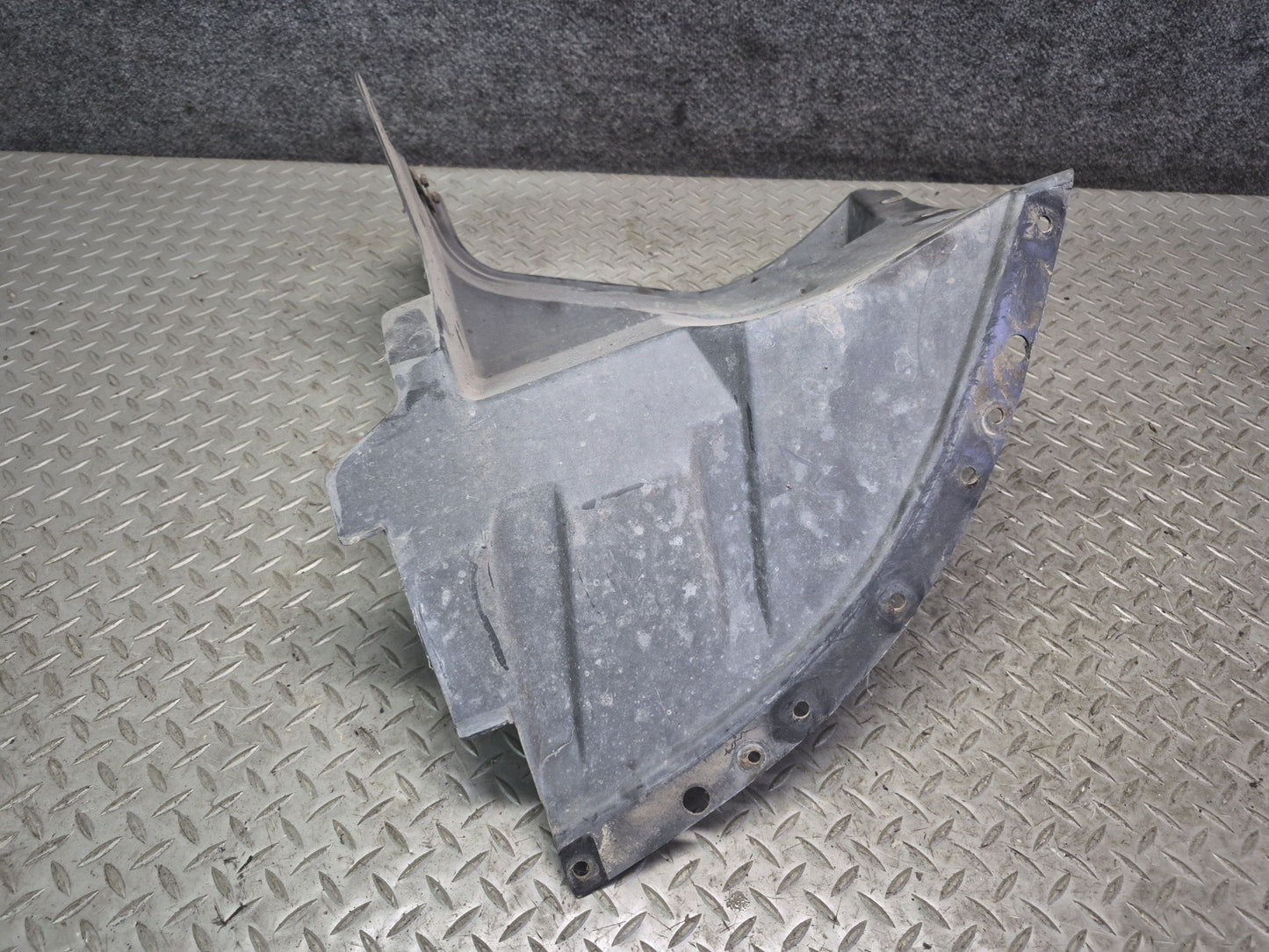 91-96 Chevrolet Corvette C4 Front Right Fender Liner Splash Shield Guard OEM