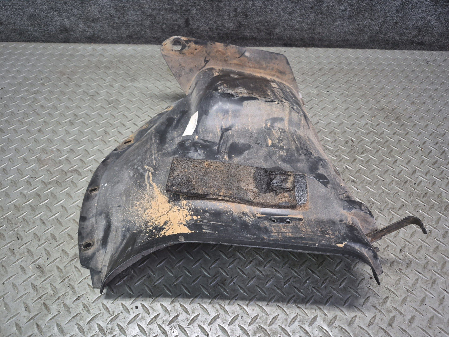 91-96 Chevrolet Corvette C4 Front Right Fender Liner Splash Shield Guard OEM