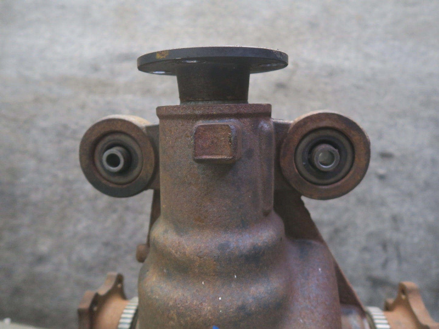 11-14 Nissan Z34 370Z A/T LSD Rear Differential Carrier 3.357 Ratio 72K OEM