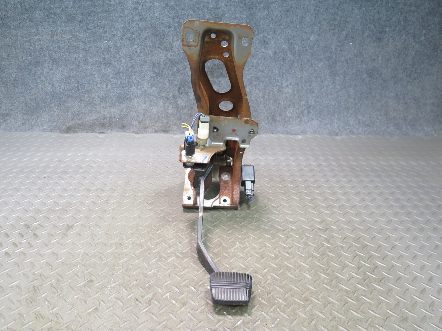 84-89 Nissan Z31 300ZX M/T Gas Brake Stop Clutch Pedal Set of 3 OEM