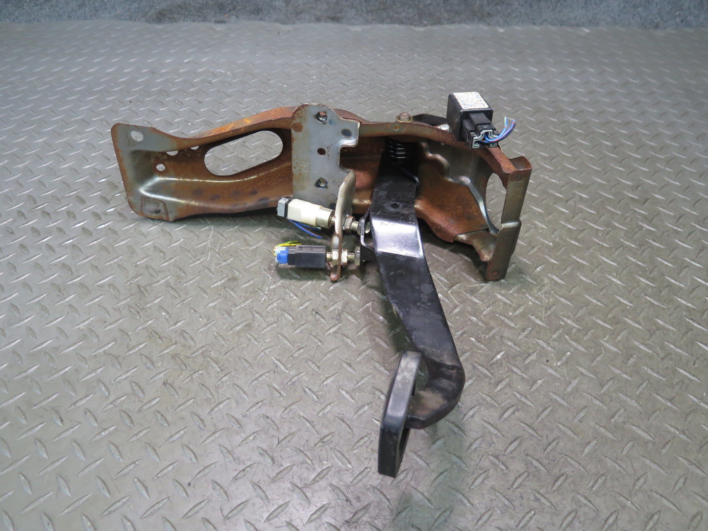 84-89 Nissan Z31 300ZX M/T Gas Brake Stop Clutch Pedal Set of 3 OEM