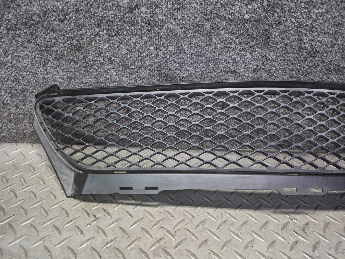 05-08 Mercedes R171 Slk-class Front Bumper Center Grille 1718850123 OEM