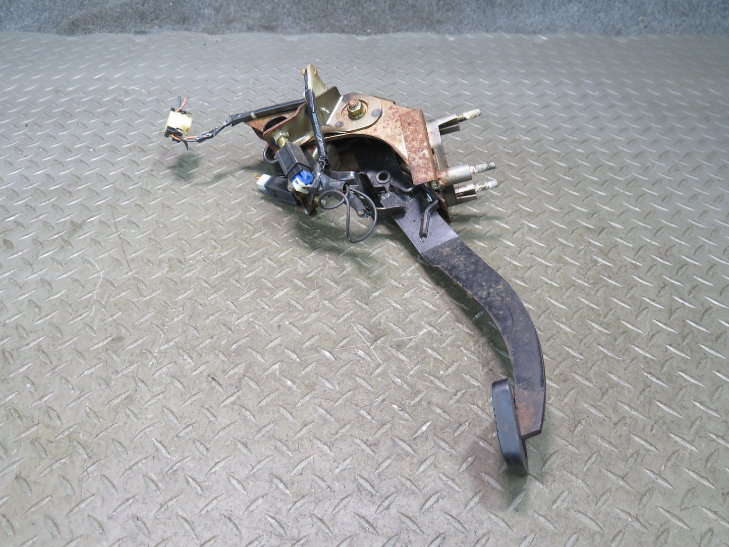 84-89 Nissan Z31 300ZX M/T Gas Brake Stop Clutch Pedal Set of 3 OEM