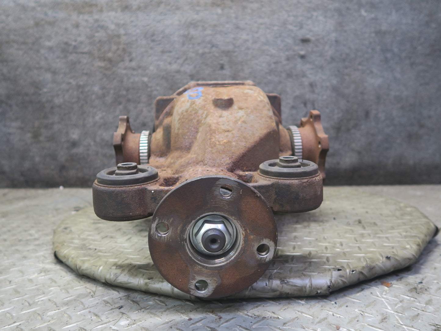 11-14 Nissan Z34 370Z A/T LSD Rear Differential Carrier 3.357 Ratio 72K OEM