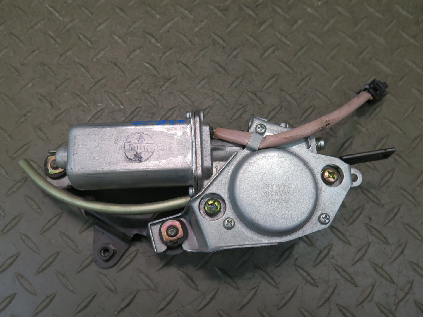 04-09 Nissan 350Z Z33 Conv Rear Trunk Lid Lock Latch w Actuator & Motor Set OEM