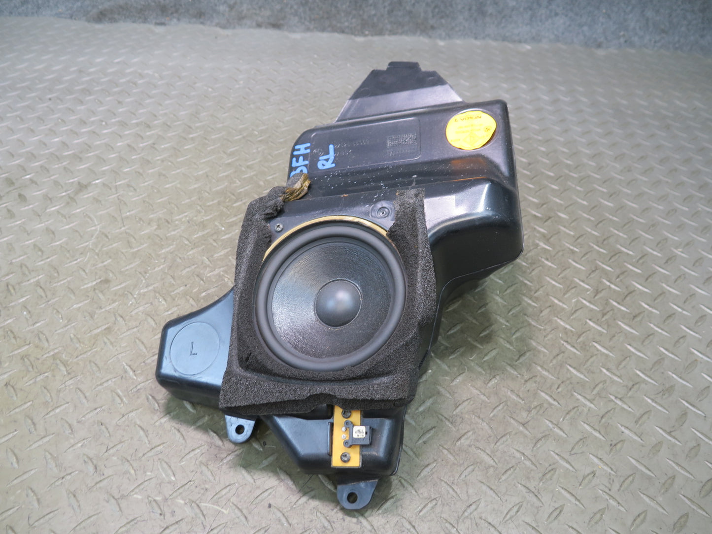 97-03 BMW E39 540i Sedan Rear Left Deck Shelf Speaker 8369067 OEM