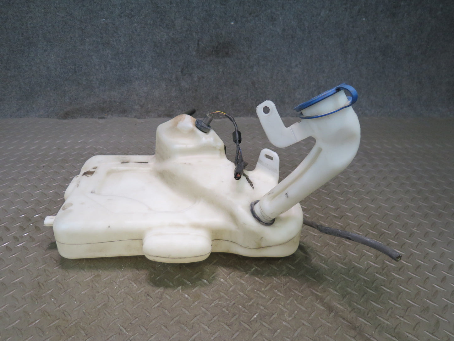 05-11 Mercedes R171 Slk-class Windshield  Washer Fluid Reservoir Tank w Pump OEM