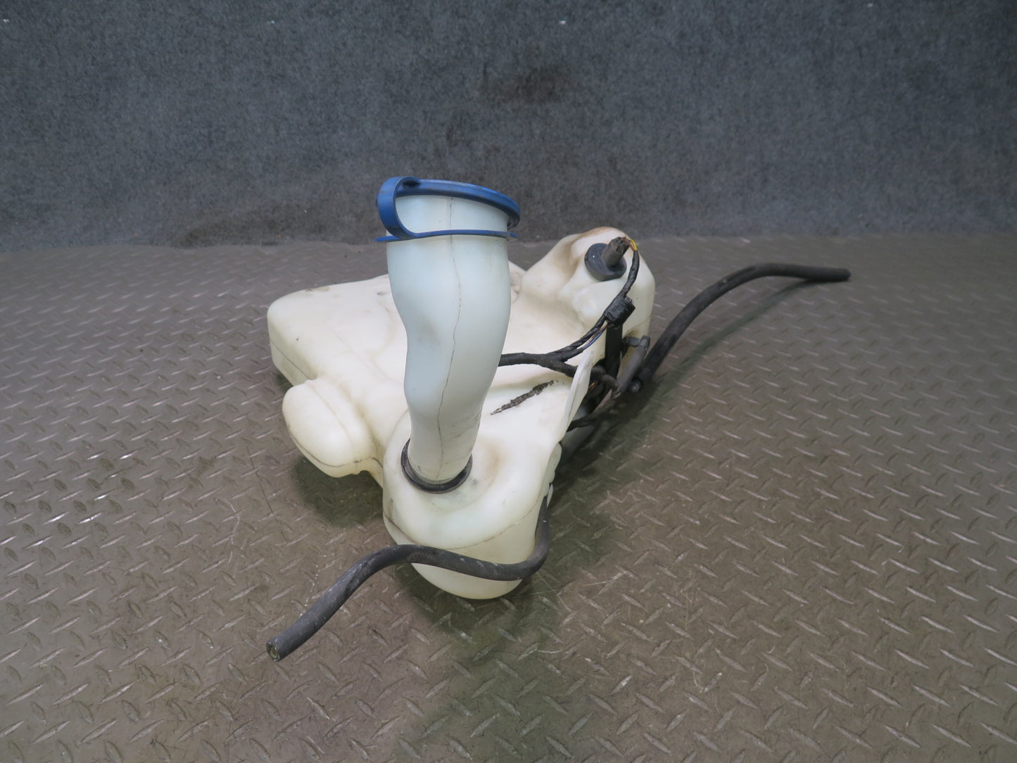 05-11 Mercedes R171 Slk-class Windshield  Washer Fluid Reservoir Tank w Pump OEM