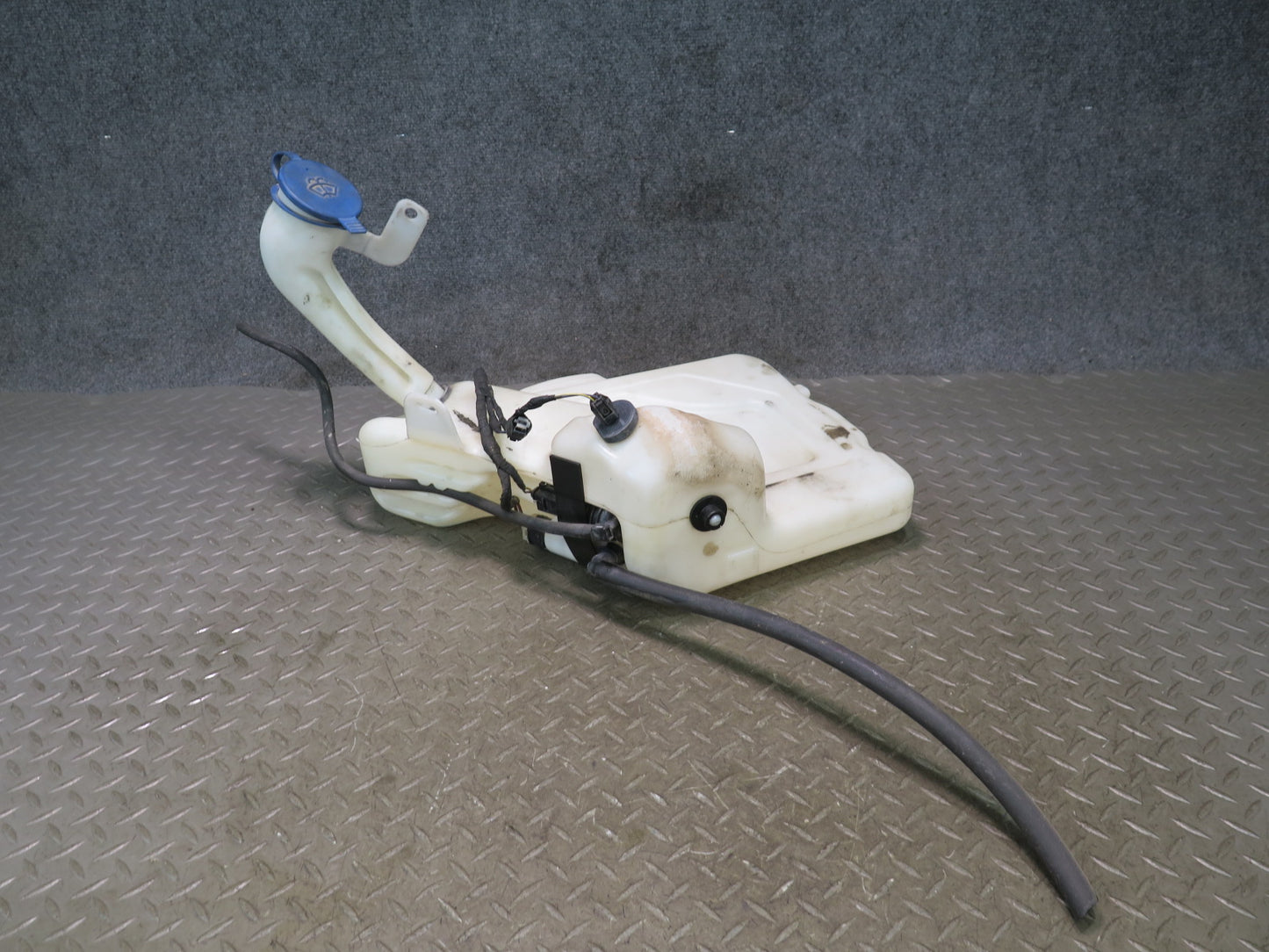 05-11 Mercedes R171 Slk-class Windshield  Washer Fluid Reservoir Tank w Pump OEM