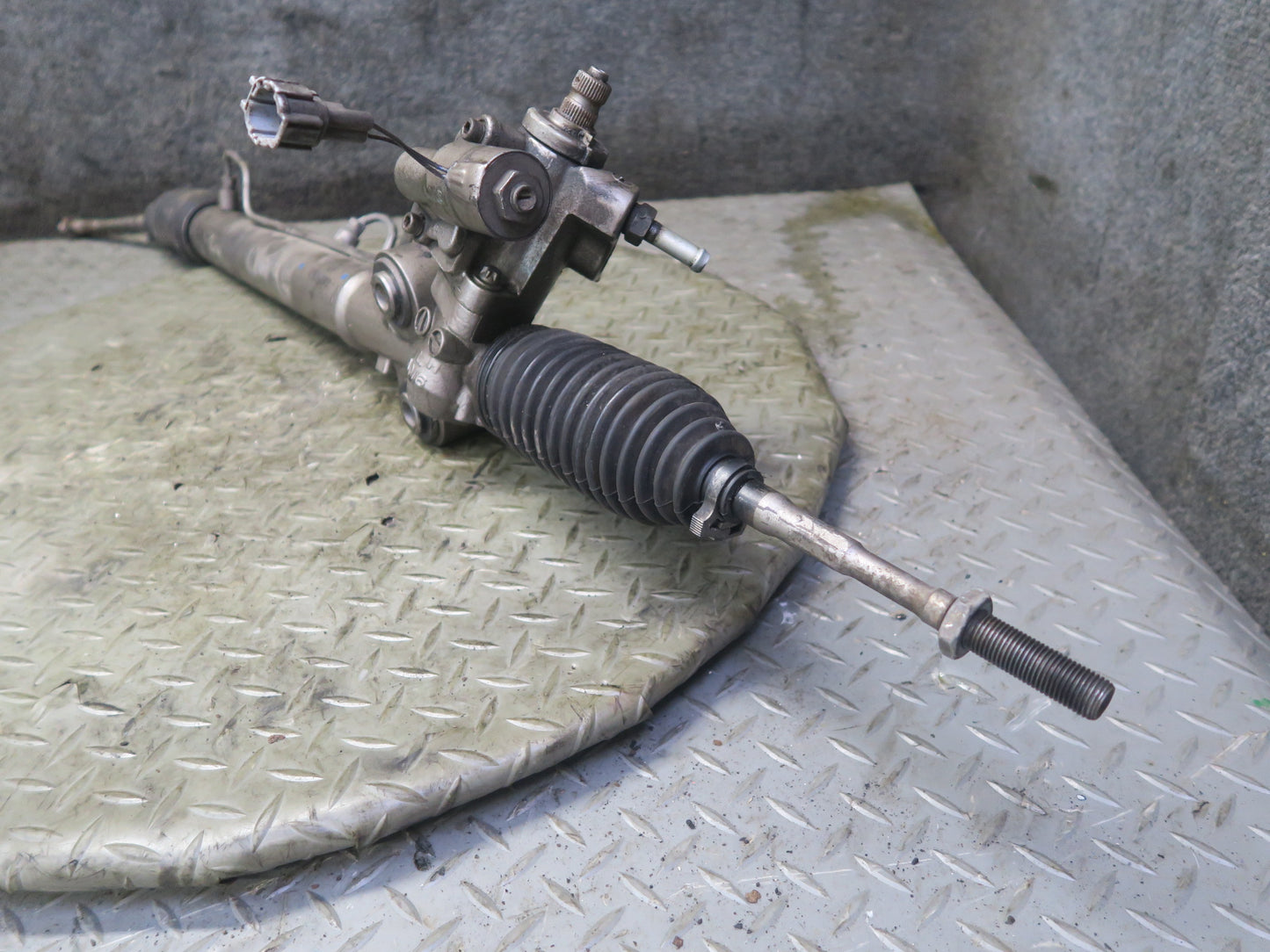 2006 Nissan Z33 350Z Power Steering Rack & Pinion OEM