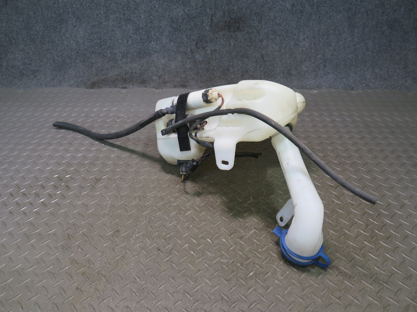 05-11 Mercedes R171 Slk-class Windshield  Washer Fluid Reservoir Tank w Pump OEM