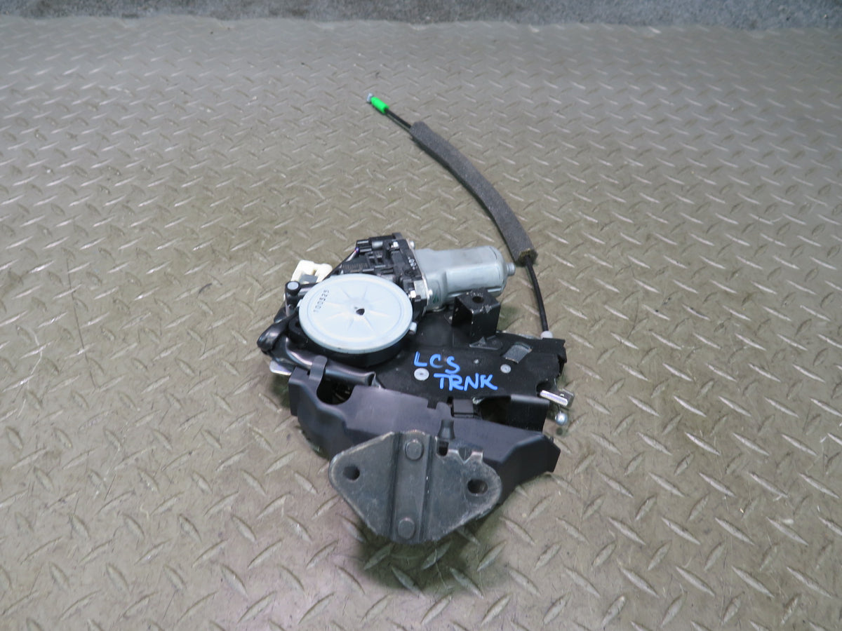 08-12 Lexus UVF46L LS600h Rear Trunk Lid Lock Latch Actuator Power Motor OEM