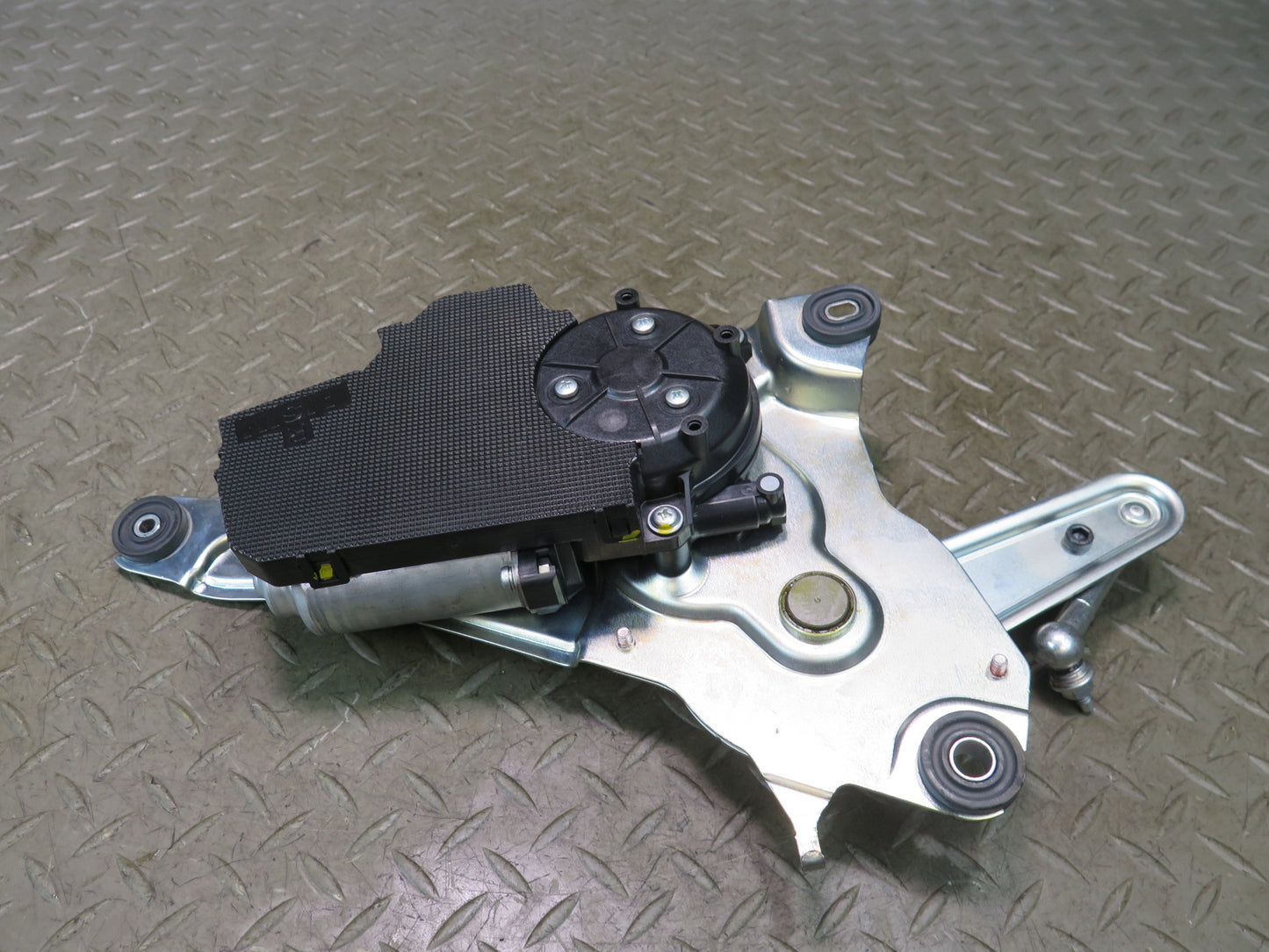 08-16 Lexus UVF46L LS600h Rear Trunk Lid Open Close Lift Actuator Motor OEM