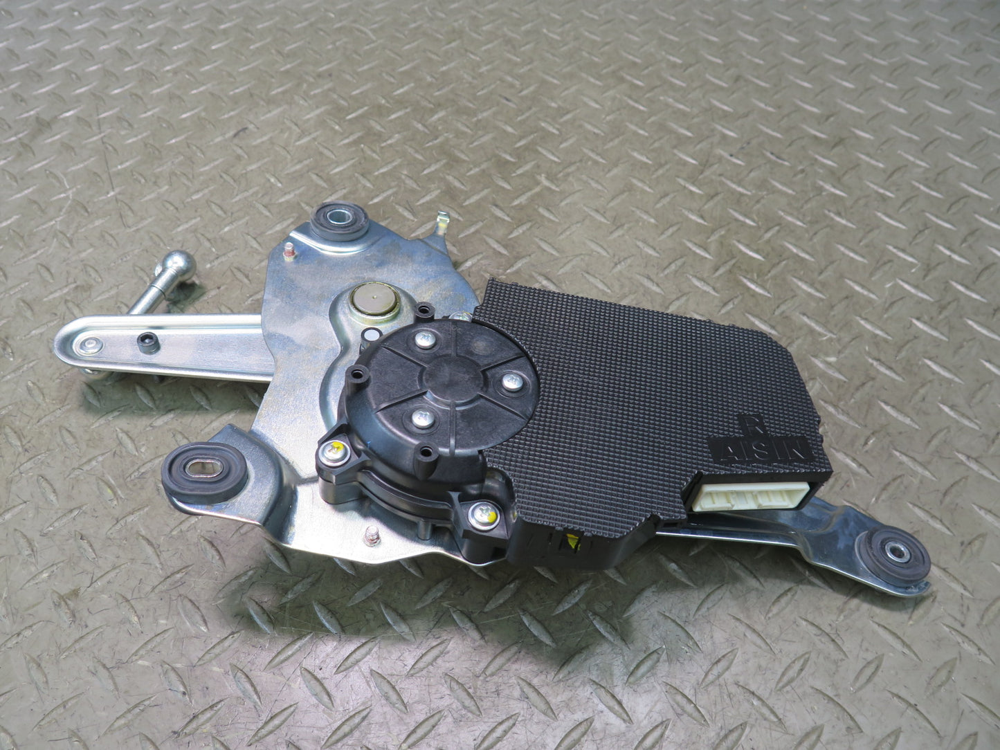 08-16 Lexus UVF46L LS600h Rear Trunk Lid Open Close Lift Actuator Motor OEM