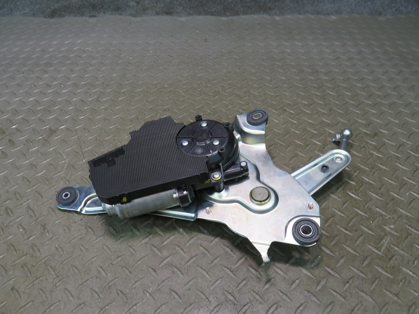 08-16 Lexus UVF46L LS600h Rear Trunk Lid Open Close Lift Actuator Motor OEM