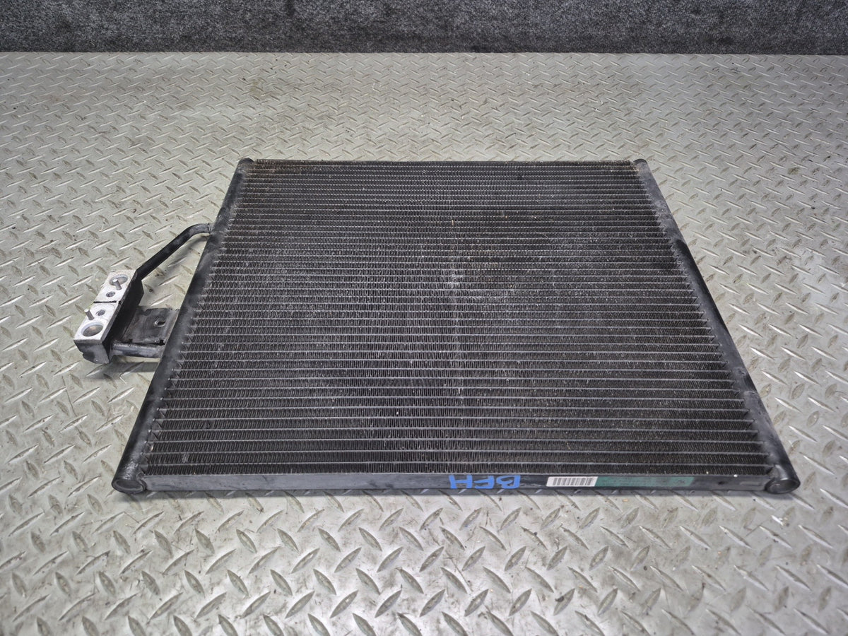 98-03 BMW E39 540i A/C Air Condition Condenser 8378438 OEM