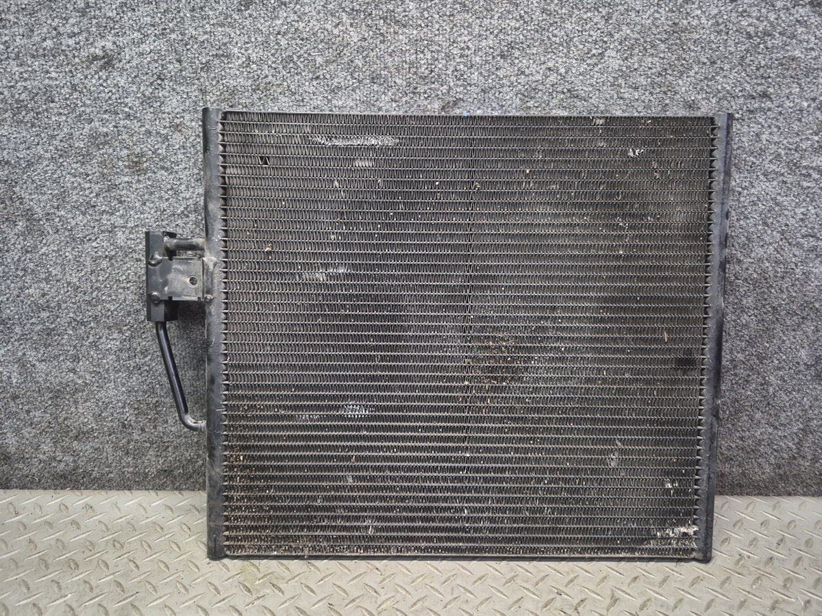 98-03 BMW E39 540i A/C Air Condition Condenser 8378438 OEM