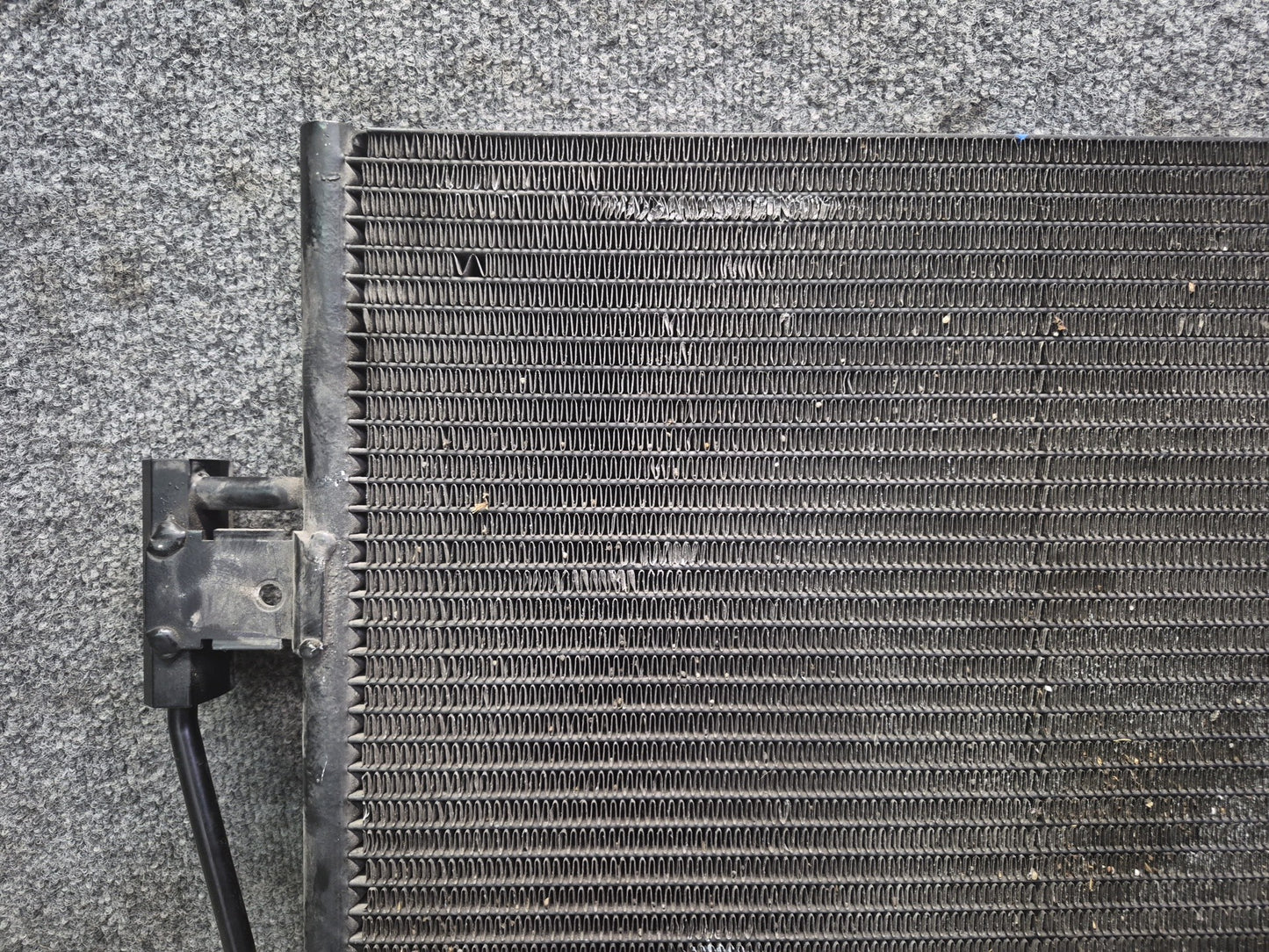 98-03 BMW E39 540i A/C Air Condition Condenser 8378438 OEM