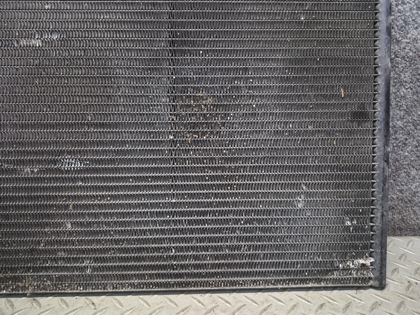 98-03 BMW E39 540i A/C Air Condition Condenser 8378438 OEM