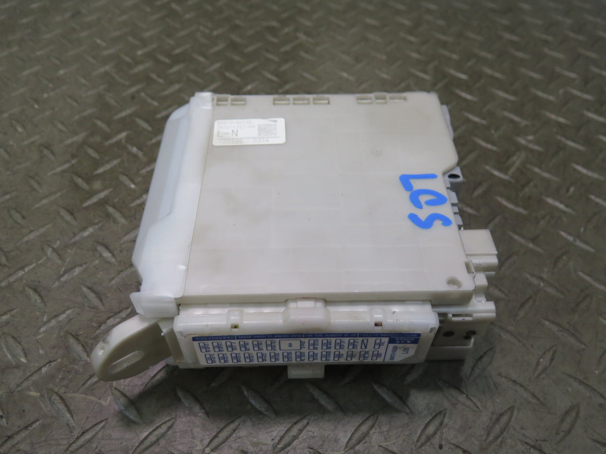 09-11 Lexus UVF46L LS600h Junction Fuse Relay Box Module 82670-50140 OEM