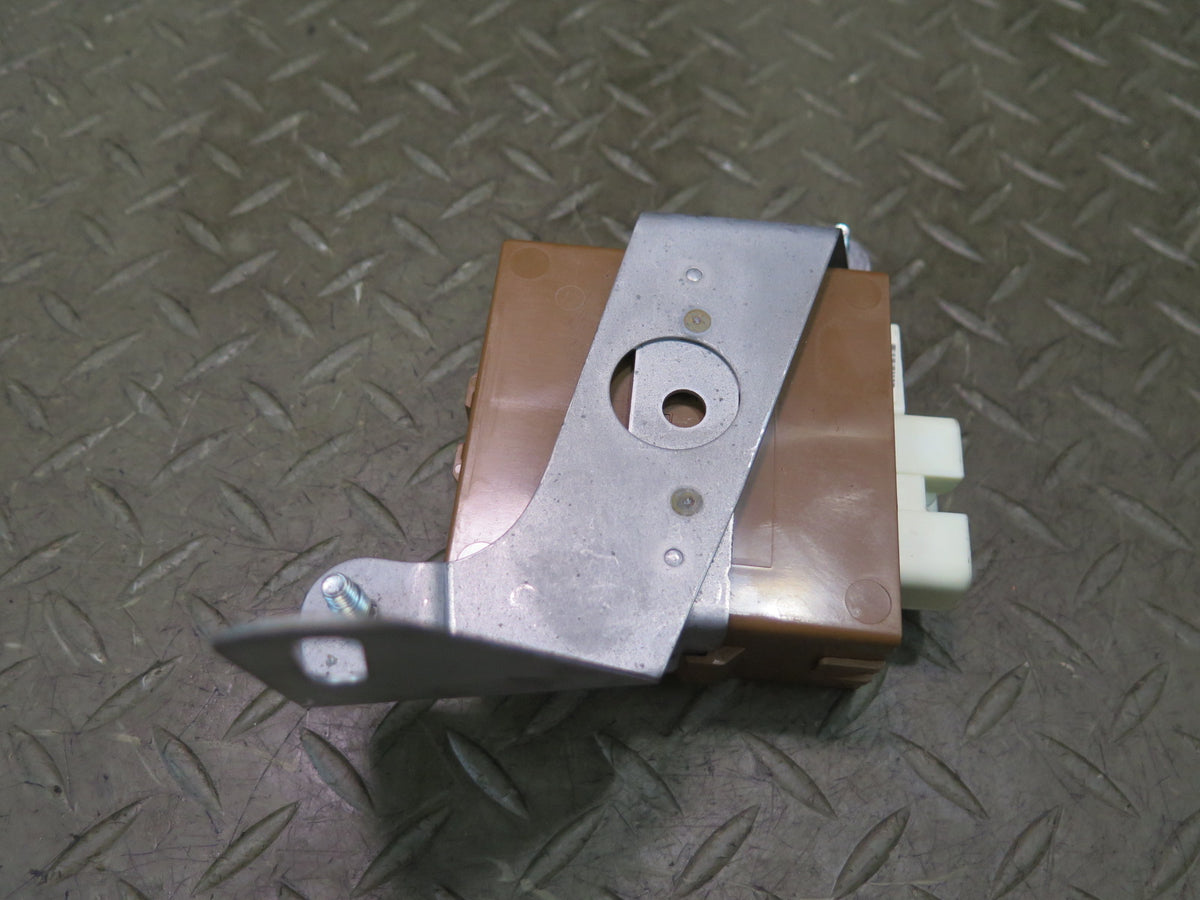 08-16 Lexus UVF46L LS600h Parking Brake Control Module 89050-50020 OEM