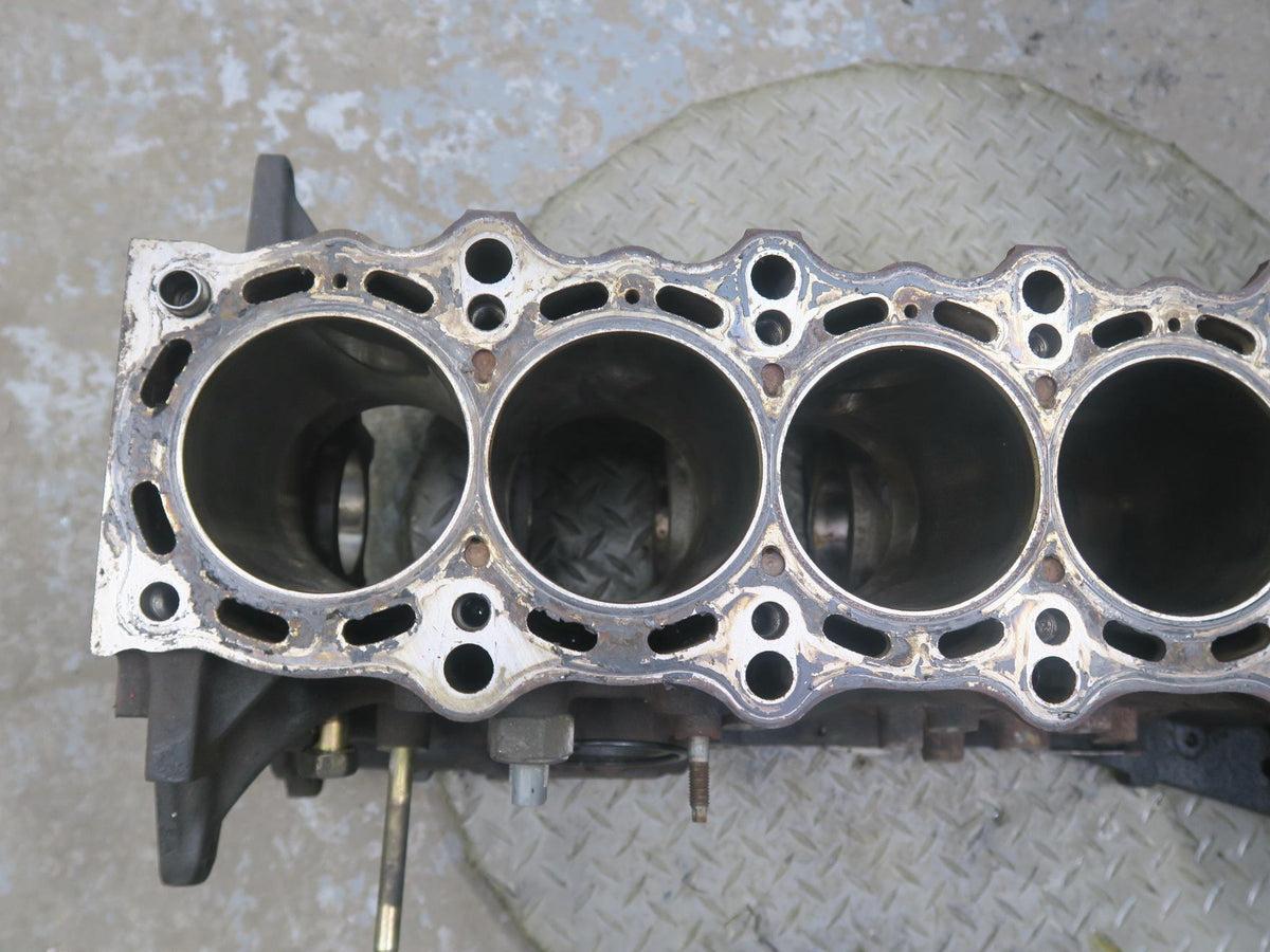 01-05 Lexus JCE10L IS300 2JZGE Engine Motor Cylinder Block 130k Miles OEM