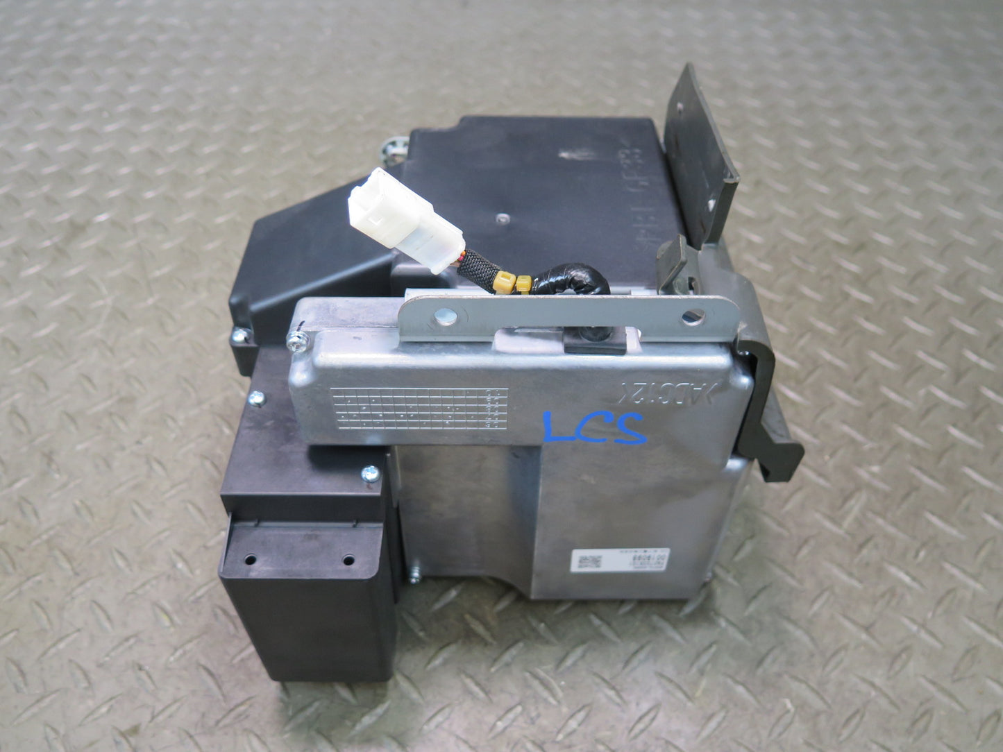 10-12 Lexus UVF46L LS600hL Seat Lumbar Support Pump 72071-50020 OEM