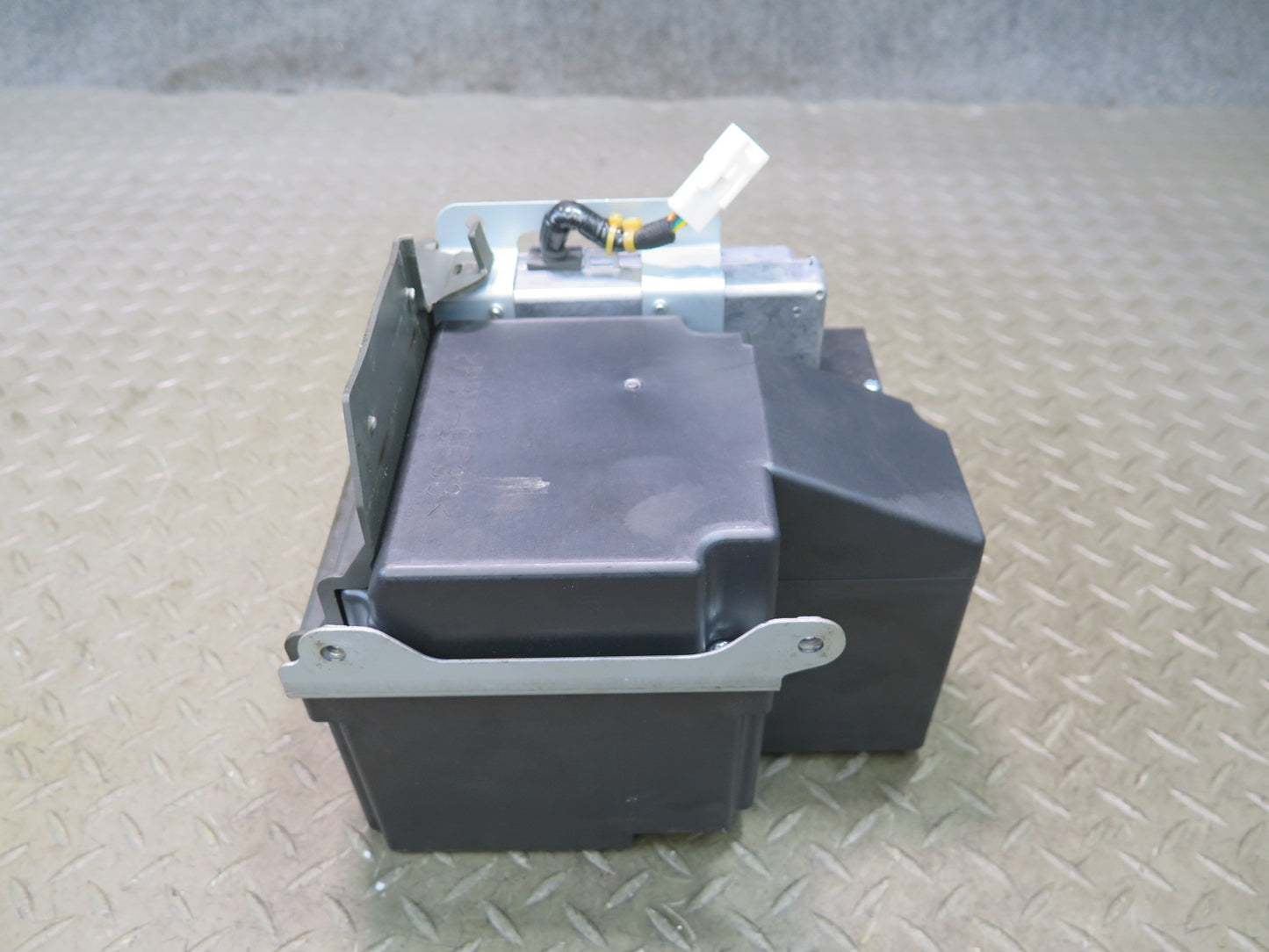 10-12 Lexus UVF46L LS600hL Seat Lumbar Support Pump 72071-50020 OEM