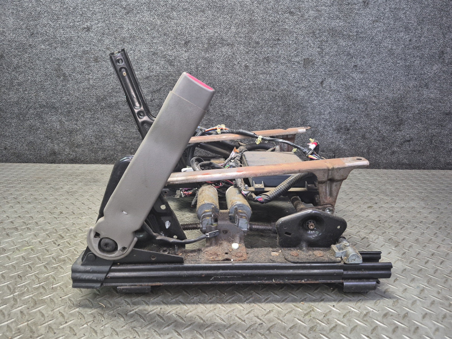 2003-2007 Hummer H2 Front Left Side Seat Lower Frame Track Rail W/ Motors