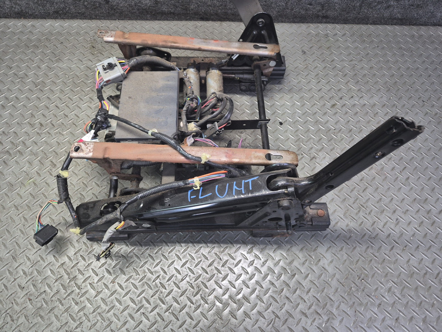 2003-2007 Hummer H2 Front Left Side Seat Lower Frame Track Rail W/ Motors