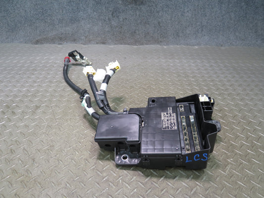 10-12 Lexus UVF46L LS600h Hybrid Junction Fuse Box w Positive Battery Cable OEM
