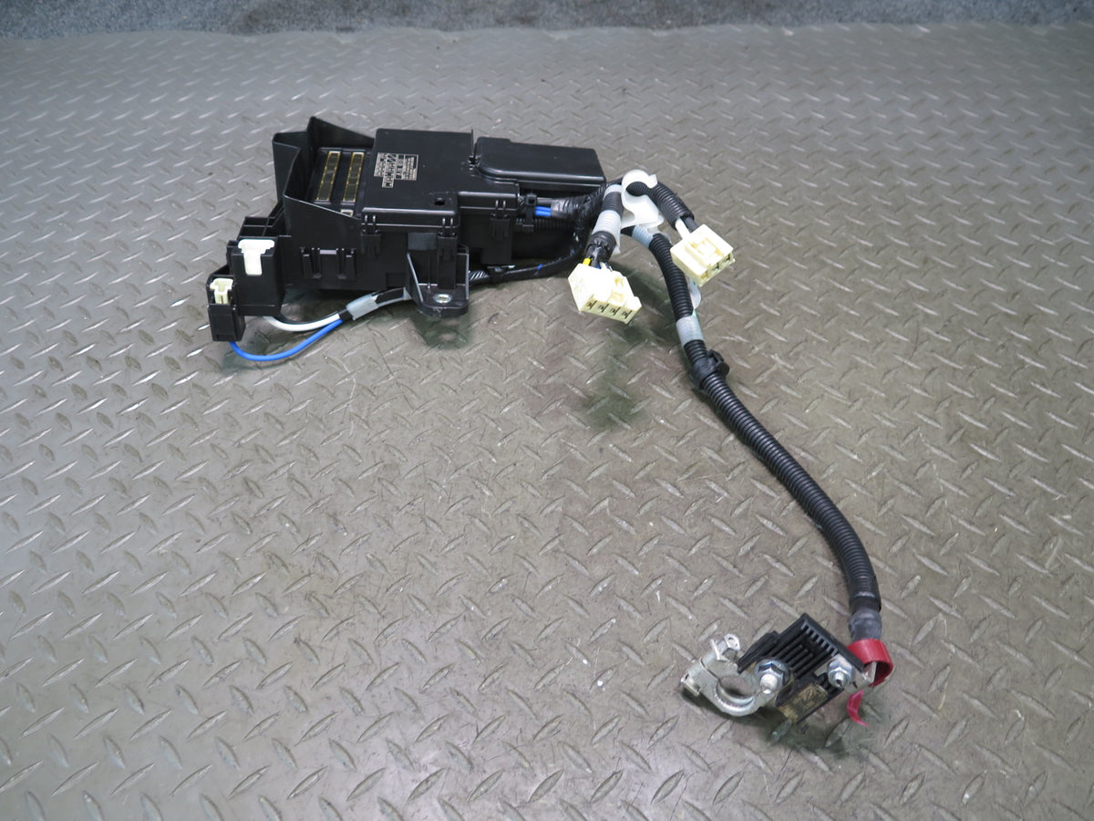 10-12 Lexus UVF46L LS600h Hybrid Junction Fuse Box w Positive Battery Cable OEM