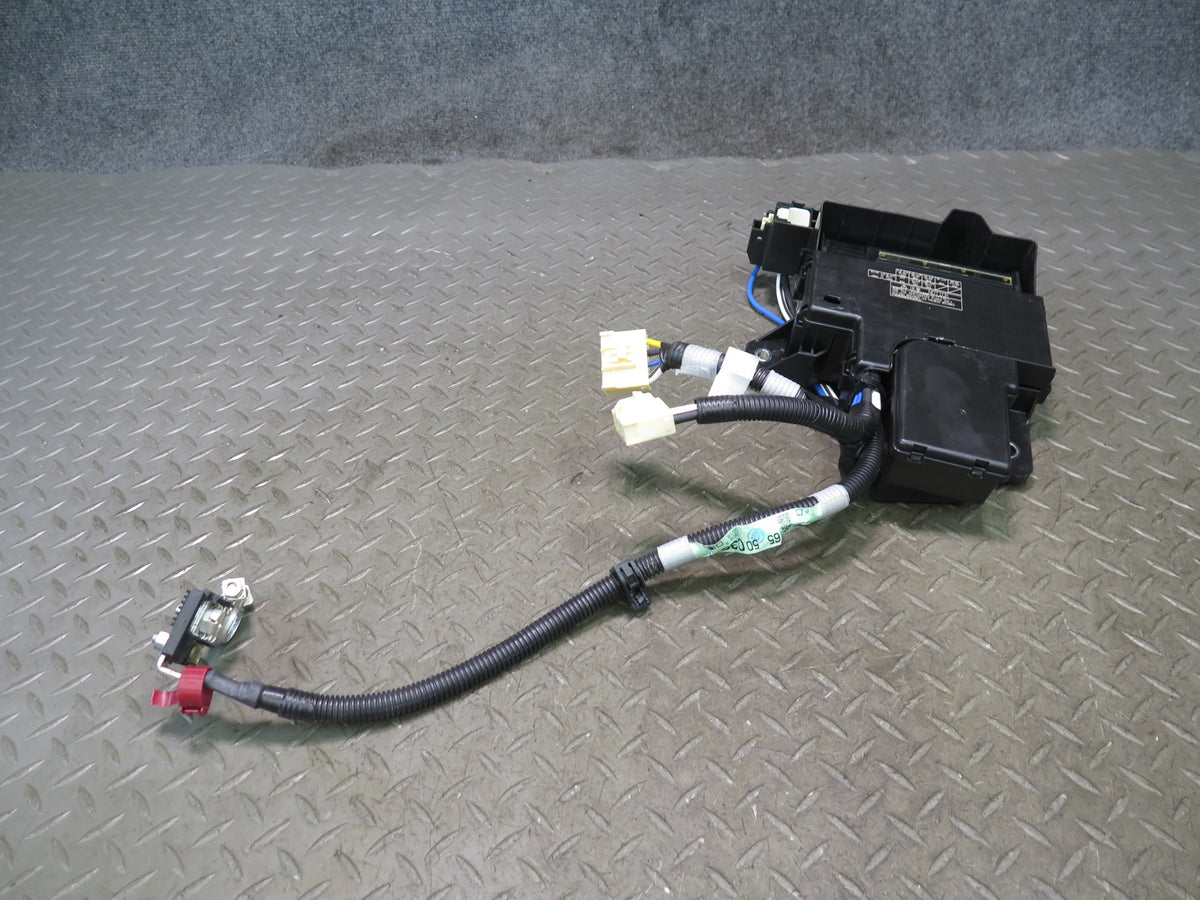 10-12 Lexus UVF46L LS600h Hybrid Junction Fuse Box w Positive Battery Cable OEM