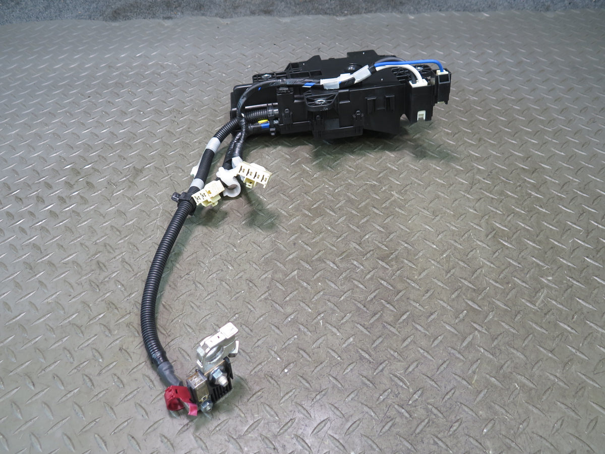 10-12 Lexus UVF46L LS600h Hybrid Junction Fuse Box w Positive Battery Cable OEM