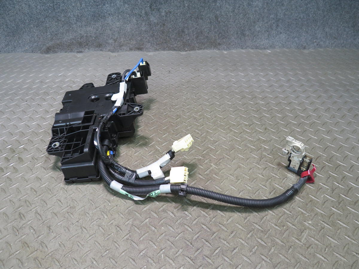 10-12 Lexus UVF46L LS600h Hybrid Junction Fuse Box w Positive Battery Cable OEM