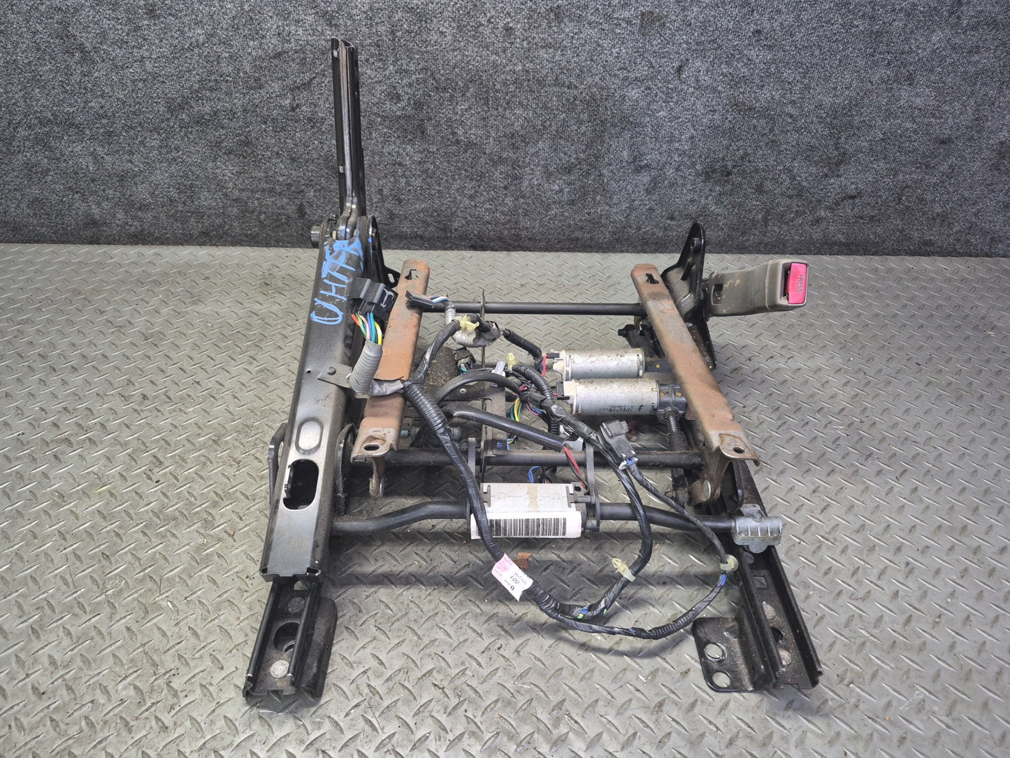2003-2007 Hummer H2 Front Right Side Seat Lower Frame Track Rail W/ Motors