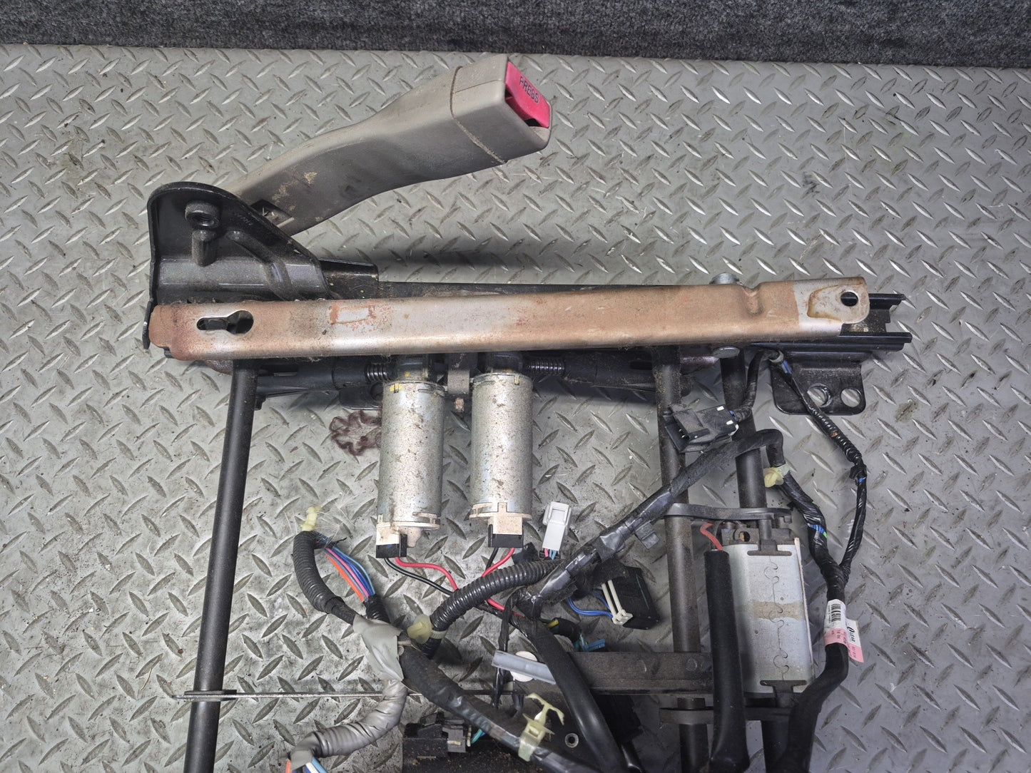 2003-2007 Hummer H2 Front Right Side Seat Lower Frame Track Rail W/ Motors