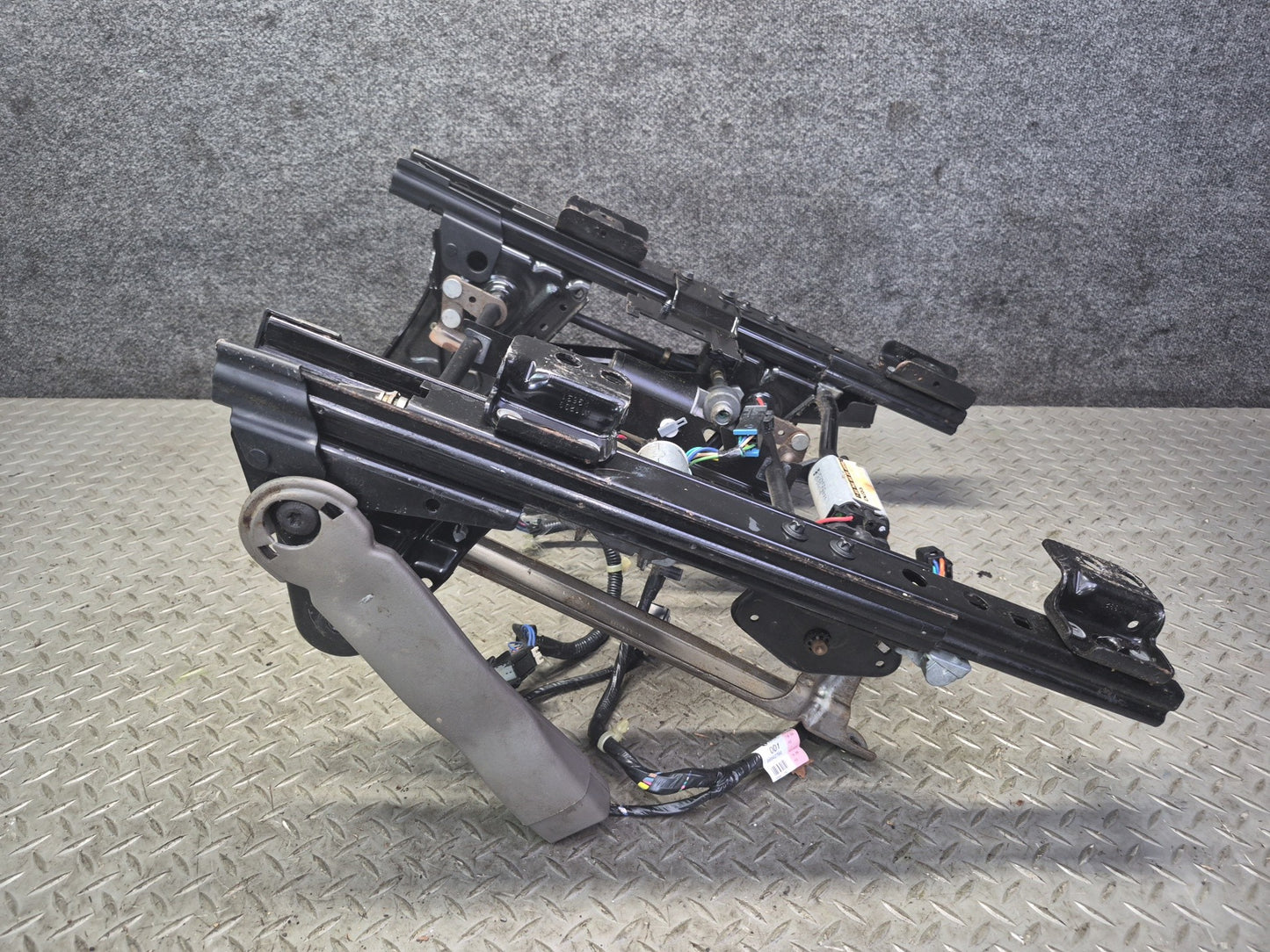 2003-2007 Hummer H2 Front Right Side Seat Lower Frame Track Rail W/ Motors
